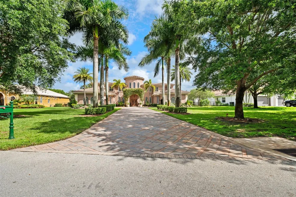 12821 Kapok Ln Davie, FL 33330