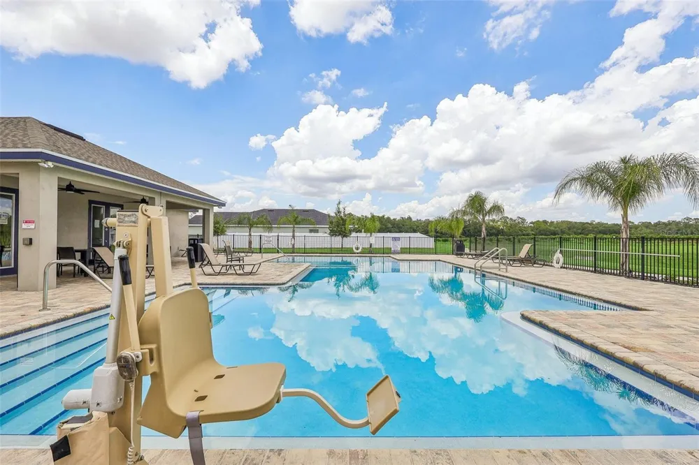 2036 GOLDEN BEAK DRIVE Eagle Lake, FL 33839