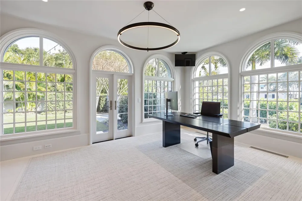 416 BRIGHTWATERS BOULEVARD NE St Petersburg, FL 33704