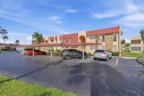 212 CEDARWOOD CIRCLE #212