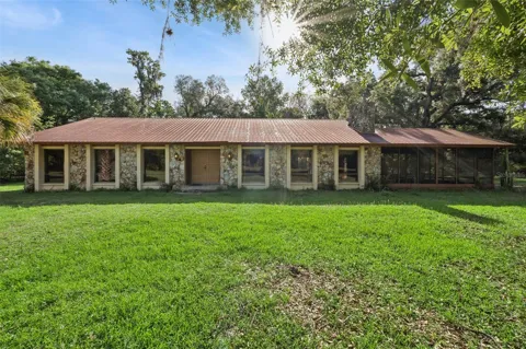 2260 PANORAMA DRIVE
