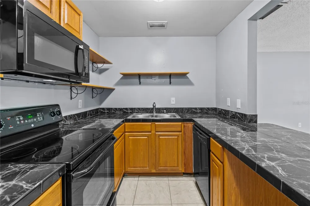 416 BANYON TREE CIRCLE #206 Maitland, FL 32751