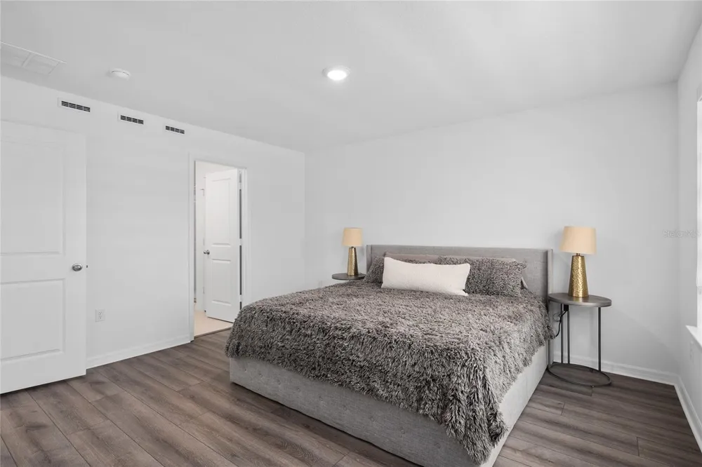 655 CLARK STREET Oviedo, FL 32765