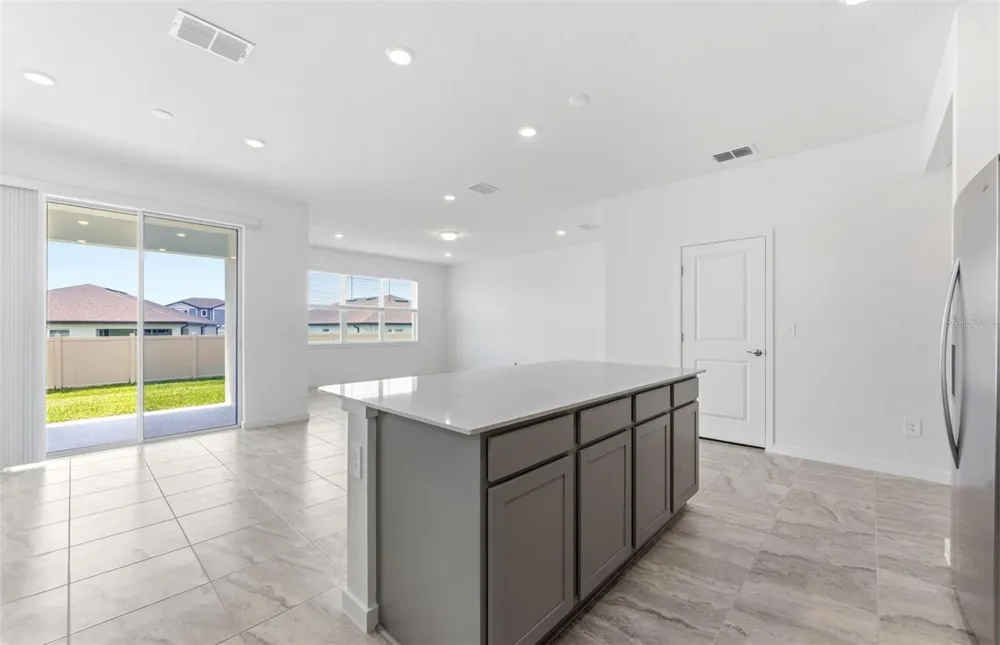 9804 REDWOOD HEIGHTS LOOP Thonotosassa, FL 33592