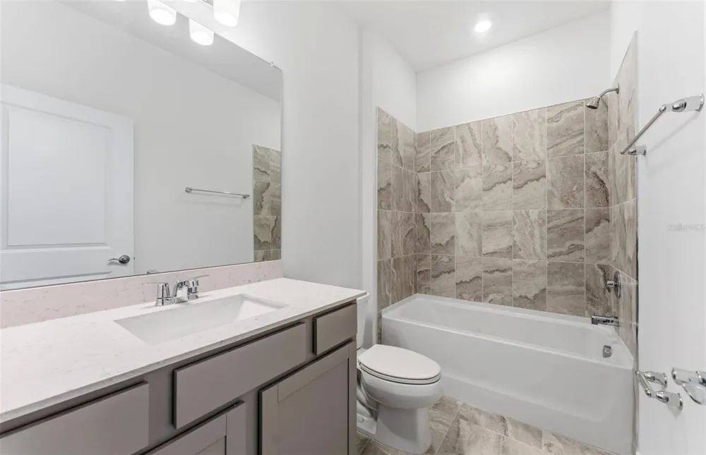 9804 REDWOOD HEIGHTS LOOP Thonotosassa, FL 33592
