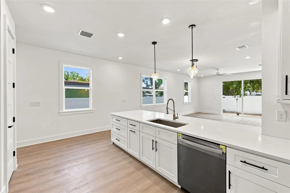 2508 W GRAY STREET #1 Tampa, FL 33609