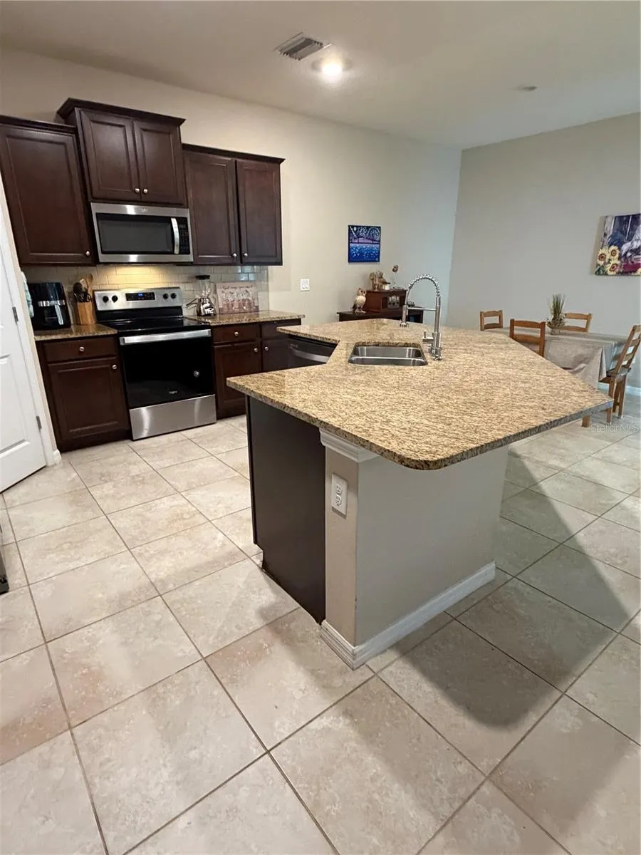 31406 MANGO FADE WAY San Antonio, FL 33576