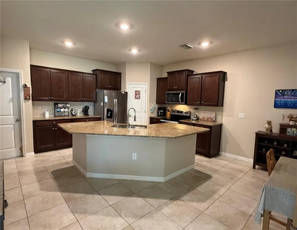 31406 MANGO FADE WAY San Antonio, FL 33576