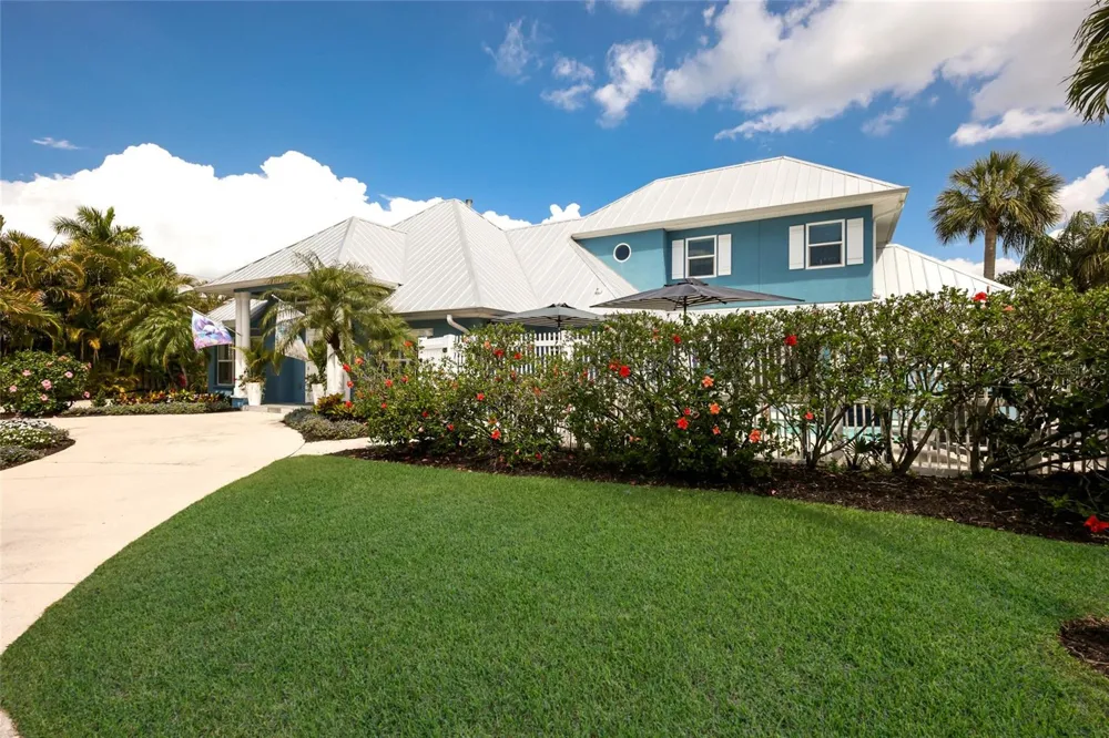 5701 CARISSA STREET Holmes Beach, FL 34217