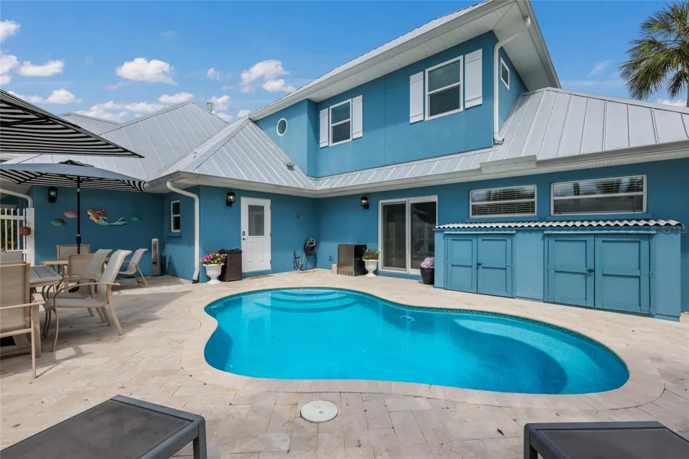 5701 CARISSA STREET Holmes Beach, FL 34217