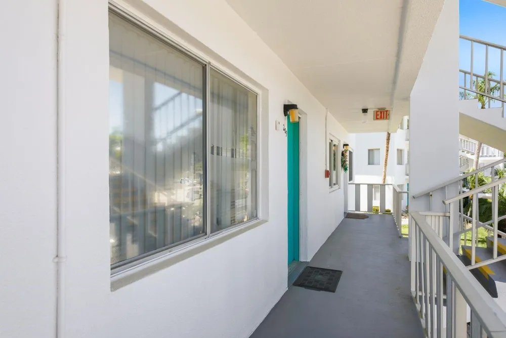 8454 111TH STREET #209 Seminole, FL 33772