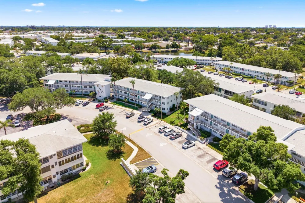 8454 111TH STREET #209 Seminole, FL 33772