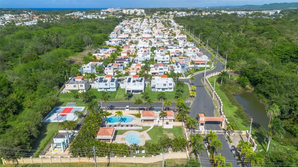 Estancias De Cerro Grodo CALLE PLAZA FABIAN #63 Vega Alta, PR 00692