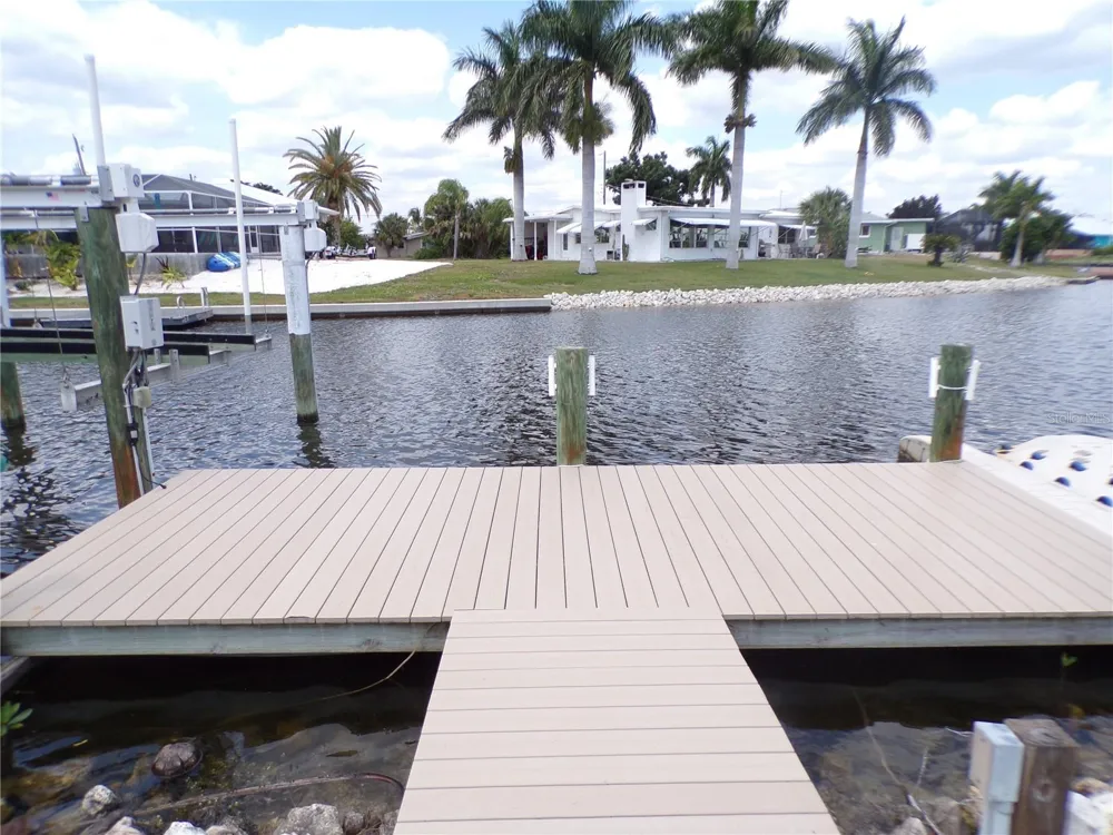 21088 EDGEWATER DRIVE Port Charlotte, FL 33952