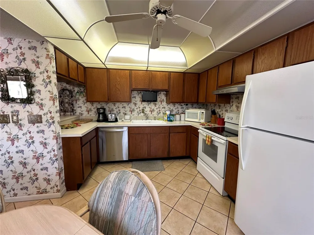 1647 BROOKHOUSE COURT #246 Sarasota, FL 34231