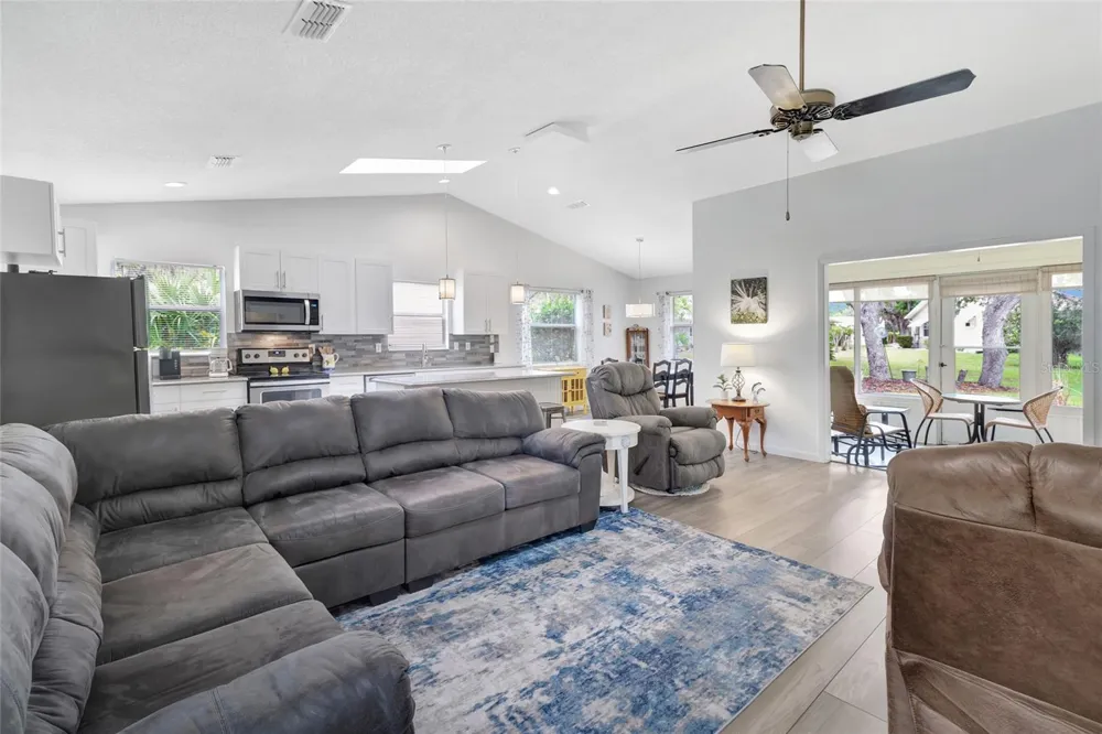 27 GORDON COURT Leesburg, FL 34788