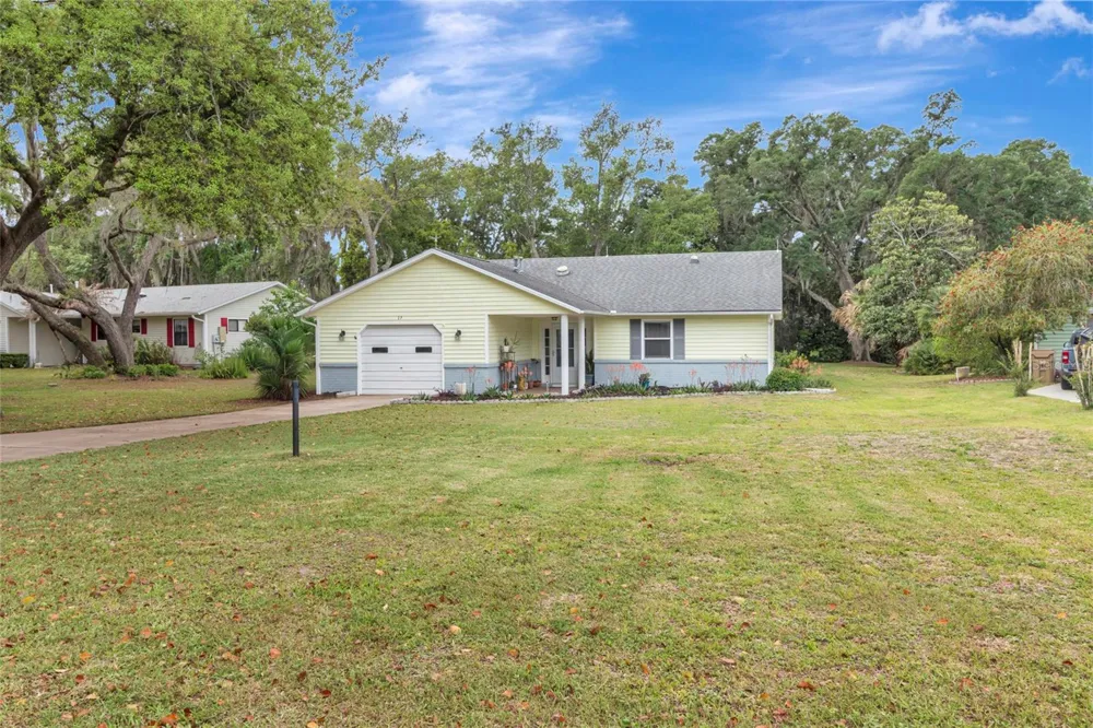 27 GORDON COURT Leesburg, FL 34788