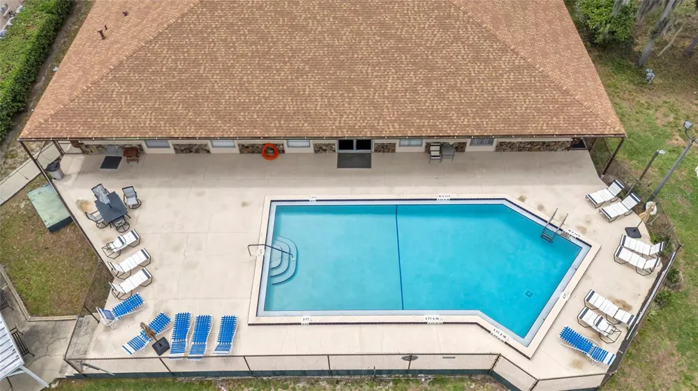 27 GORDON COURT Leesburg, FL 34788