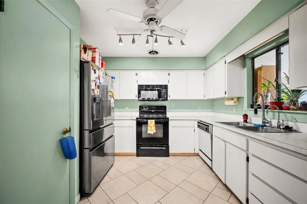 8508 NW 37TH DRIVE Gainesville, FL 32653