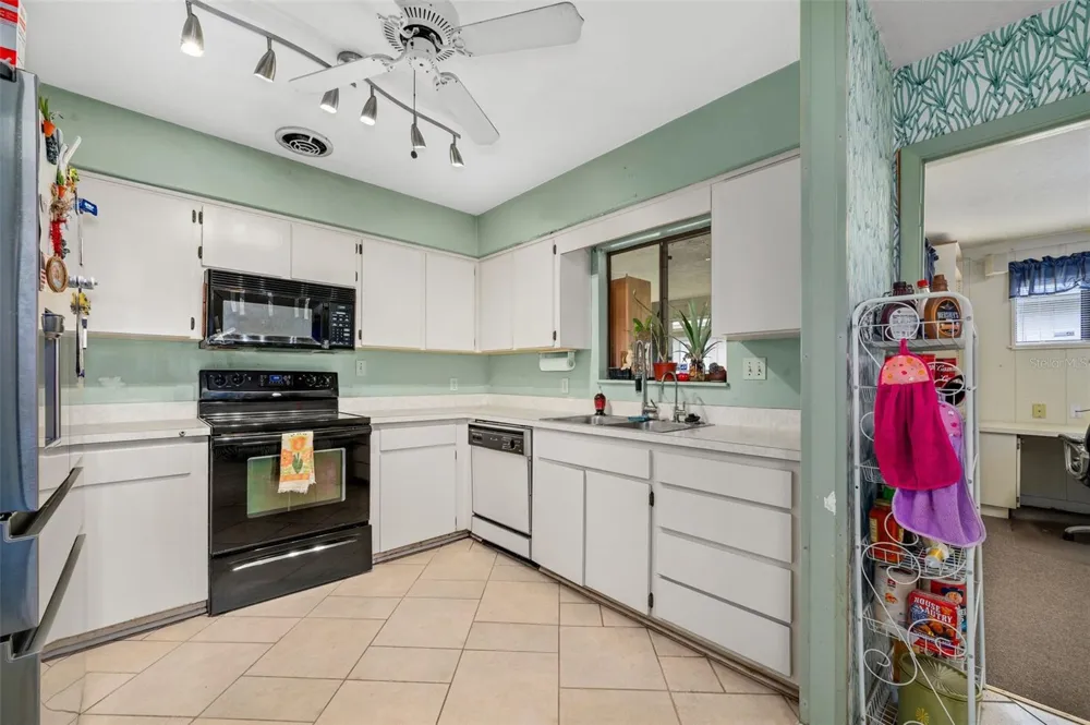 8508 NW 37TH DRIVE Gainesville, FL 32653