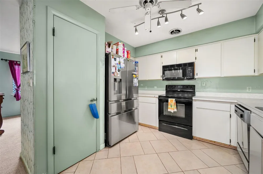 8508 NW 37TH DRIVE Gainesville, FL 32653