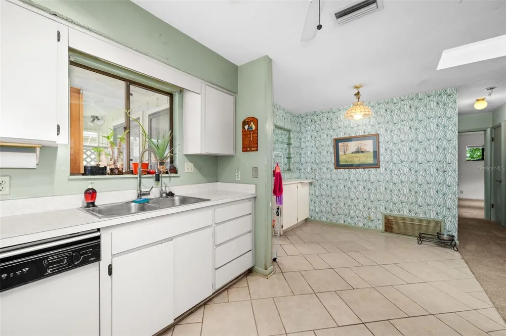 8508 NW 37TH DRIVE Gainesville, FL 32653
