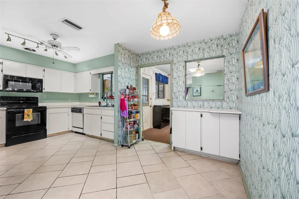 8508 NW 37TH DRIVE Gainesville, FL 32653