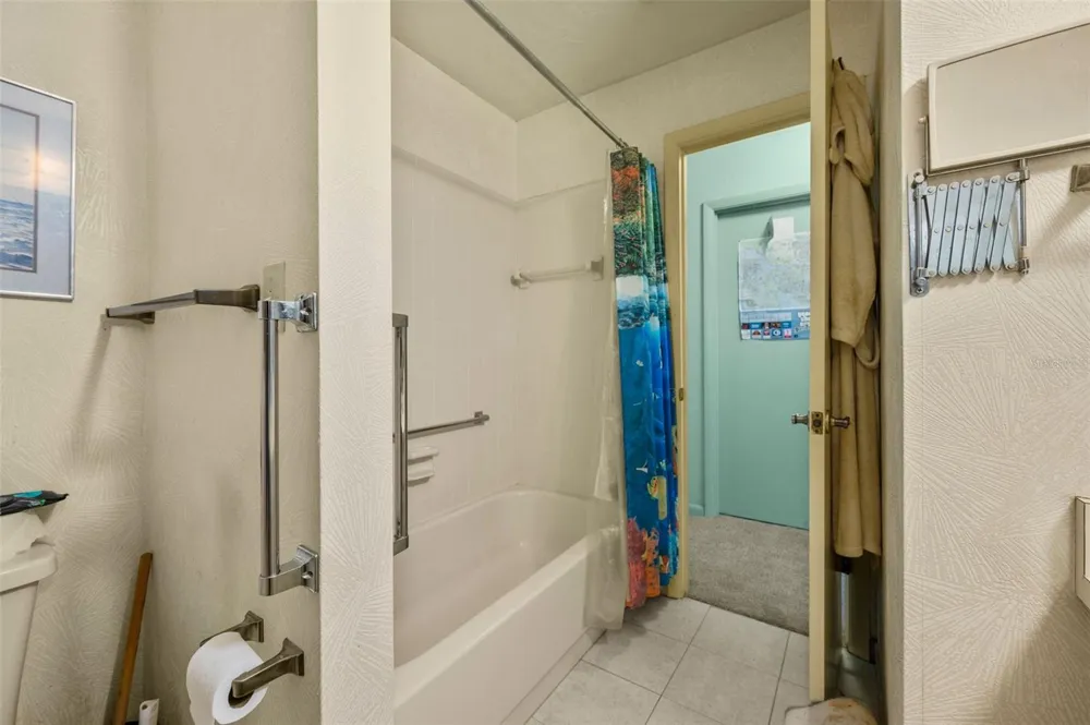 8508 NW 37TH DRIVE Gainesville, FL 32653
