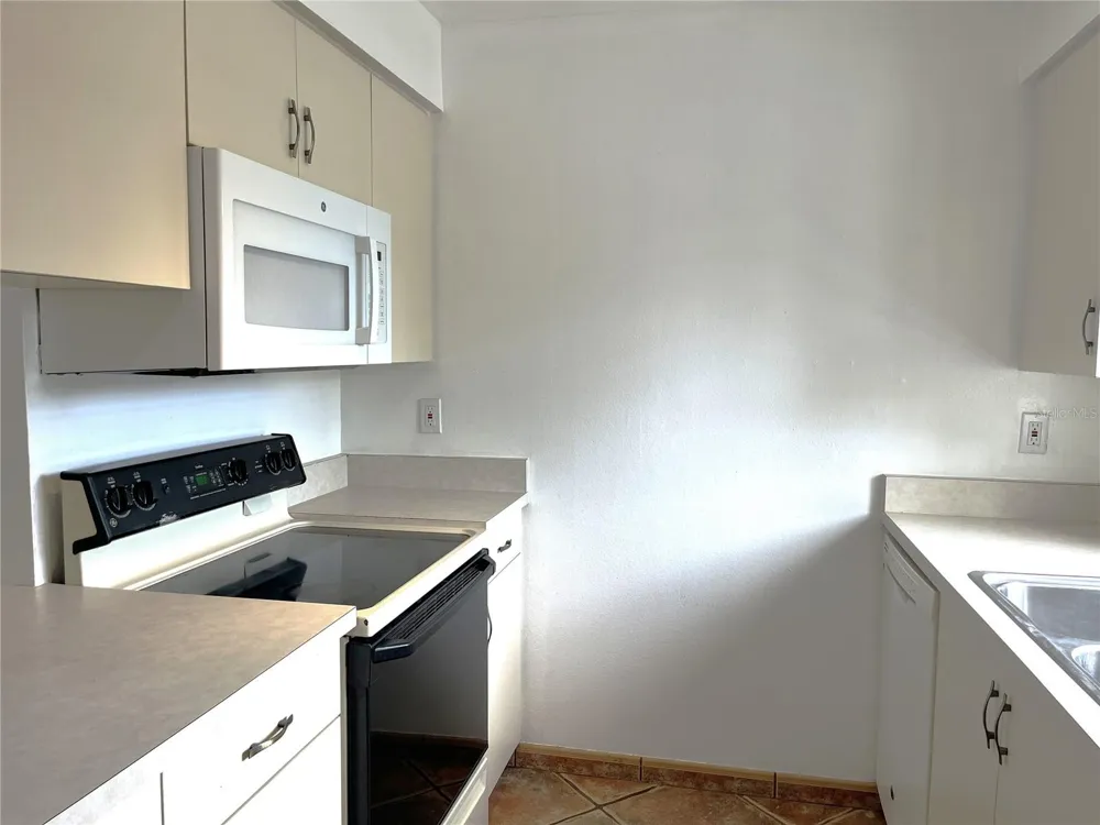 2724 HIDDEN LAKE BOULEVARD #A Sarasota, FL 34237