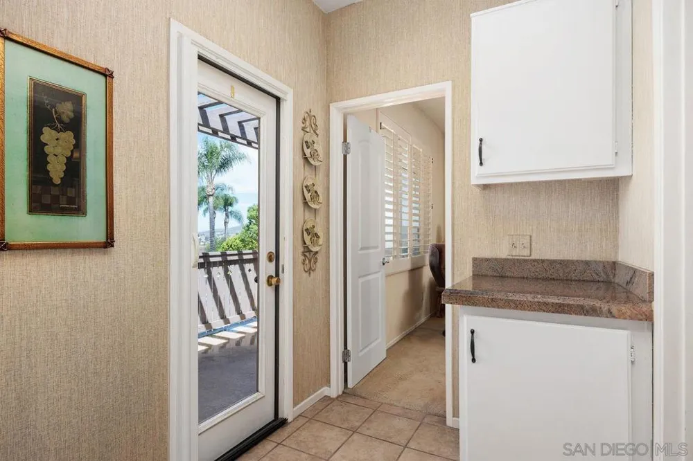10992 Ivy Hill #3 San Diego, CA 92131
