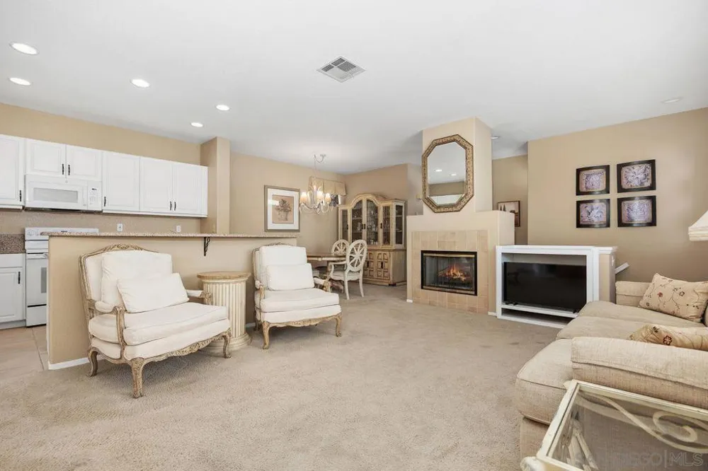 10992 Ivy Hill #3 San Diego, CA 92131