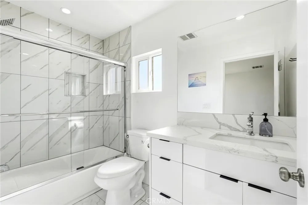 4455 Colfax Avenue Studio City, CA 91602