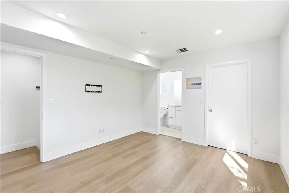 4455 Colfax Avenue Studio City, CA 91602