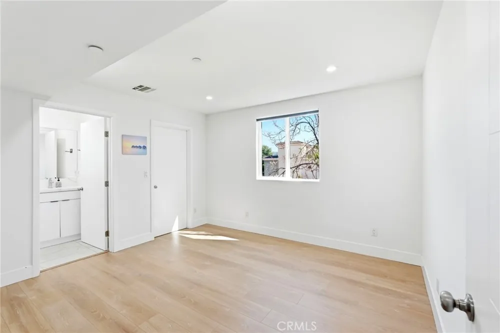 4455 Colfax Avenue Studio City, CA 91602