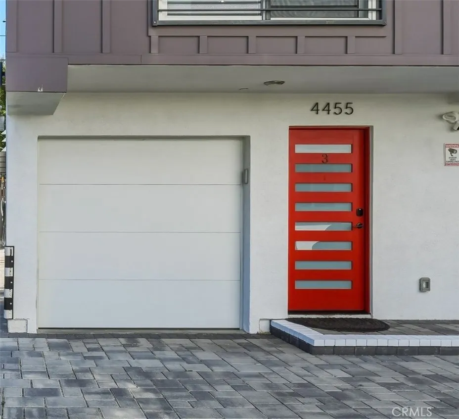 4455 Colfax Avenue Studio City, CA 91602