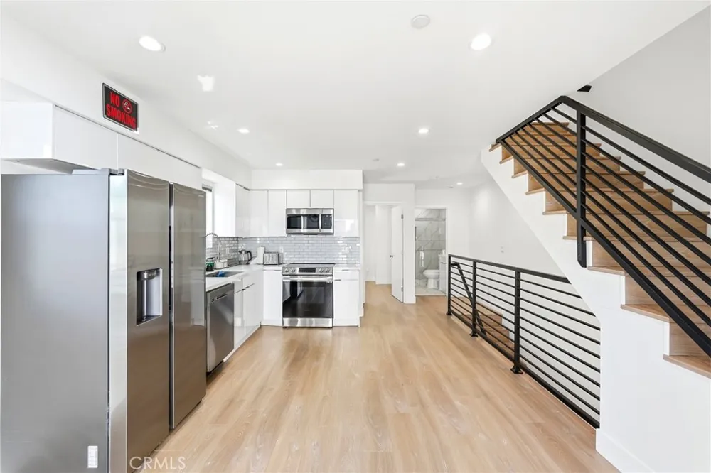 4455 Colfax Avenue Studio City, CA 91602