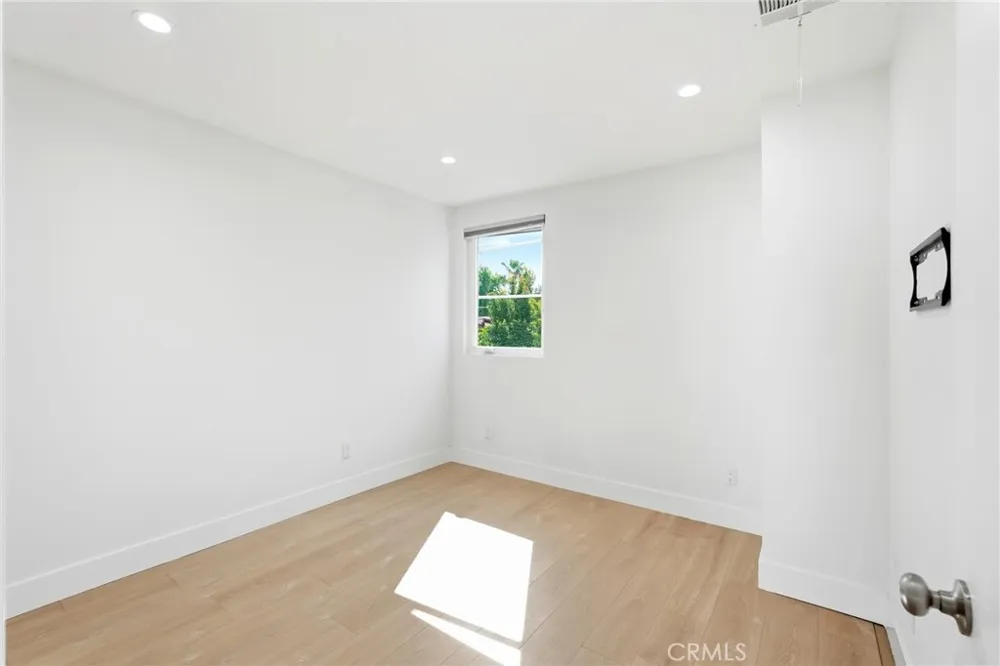 4455 Colfax Avenue Studio City, CA 91602