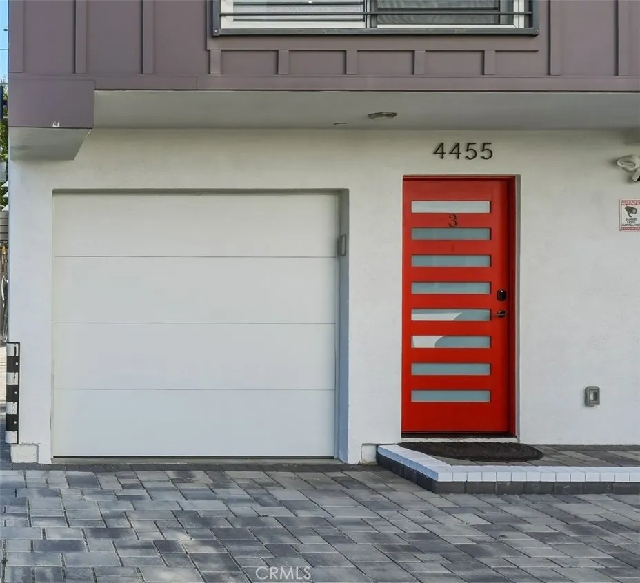 4455 Colfax Avenue Studio City, CA 91602