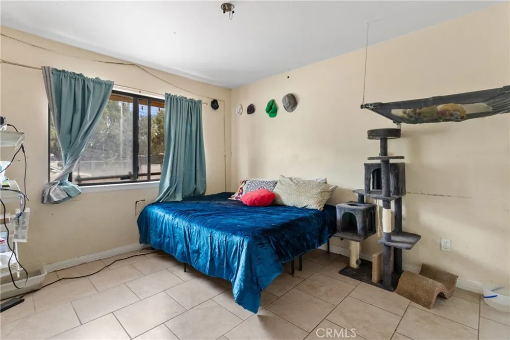 36243 92nd E Littlerock, CA 93543