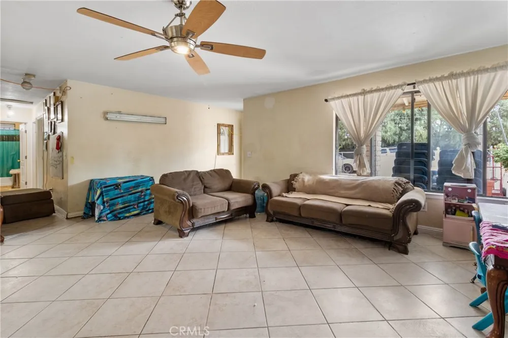 36243 92nd E Littlerock, CA 93543