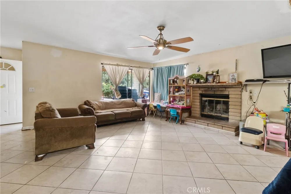 36243 92nd E Littlerock, CA 93543