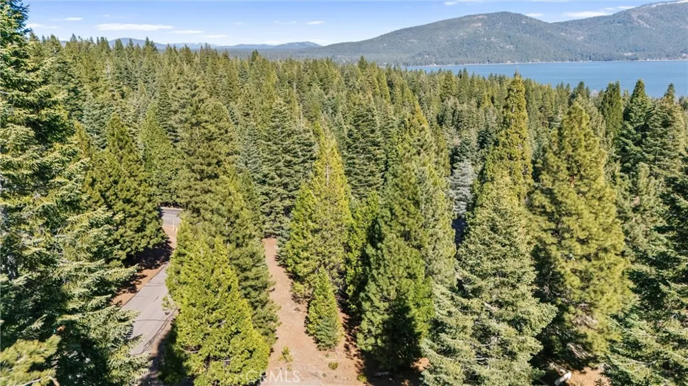 701 Lake Ridge Road Lake Almanor, CA 96137