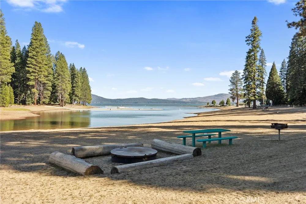 701 Lake Ridge Road Lake Almanor, CA 96137