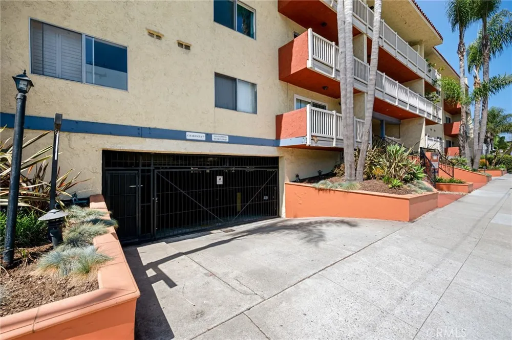1707 Pacific Coast Highway #413 Hermosa Beach, CA 90254