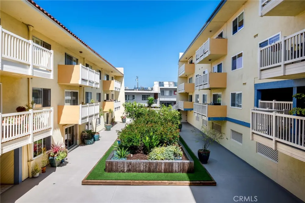 1707 Pacific Coast Highway #413 Hermosa Beach, CA 90254
