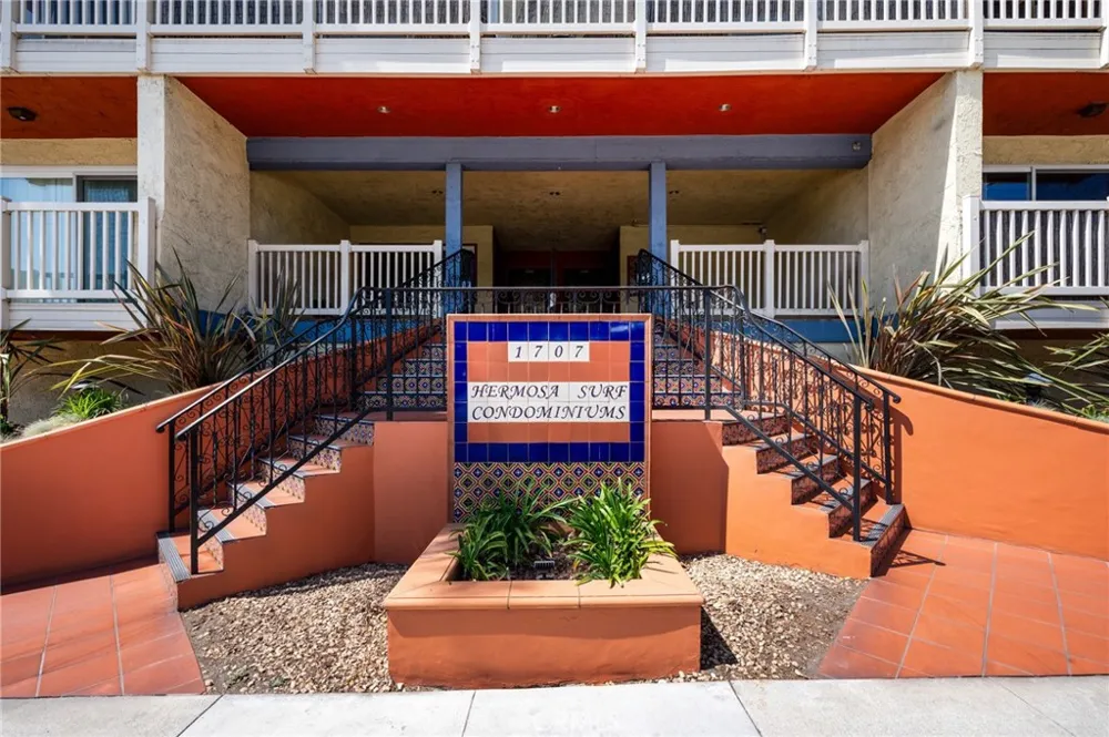 1707 Pacific Coast Highway #413 Hermosa Beach, CA 90254