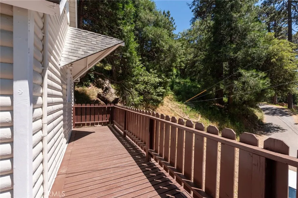 21818 Vista Road Cedarpines Park, CA 92322