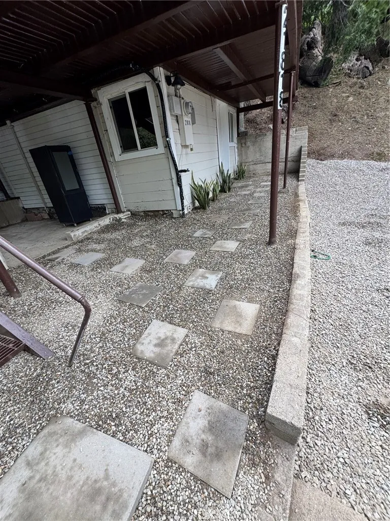 21818 Vista Road Cedarpines Park, CA 92322