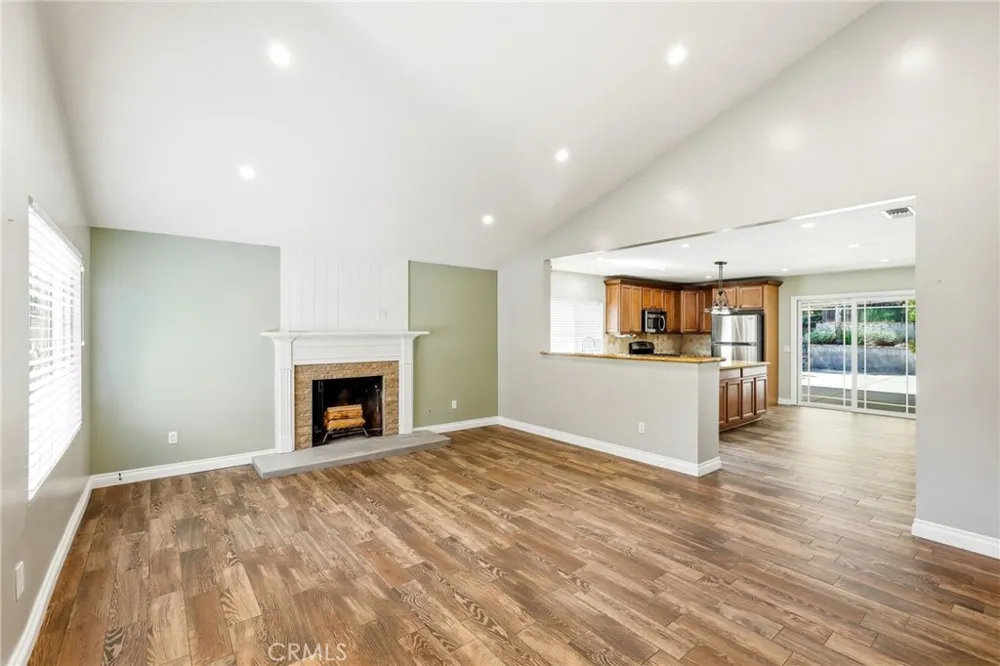 14015 Candlewood Sylmar, CA 91342