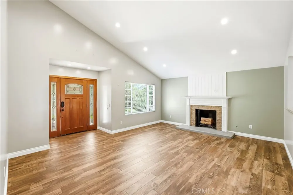 14015 Candlewood Sylmar, CA 91342